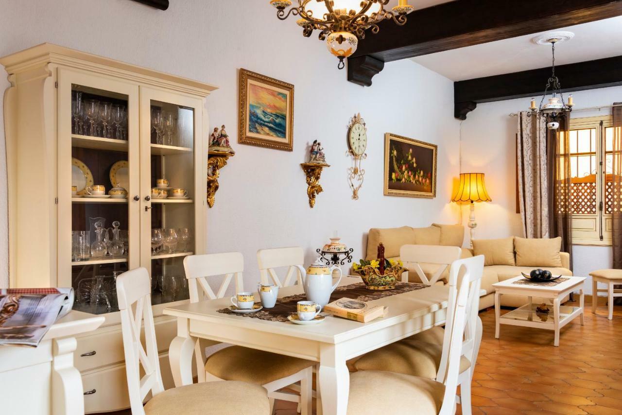 Hsh Suites Barrio Santa Cruz Seville Exterior photo